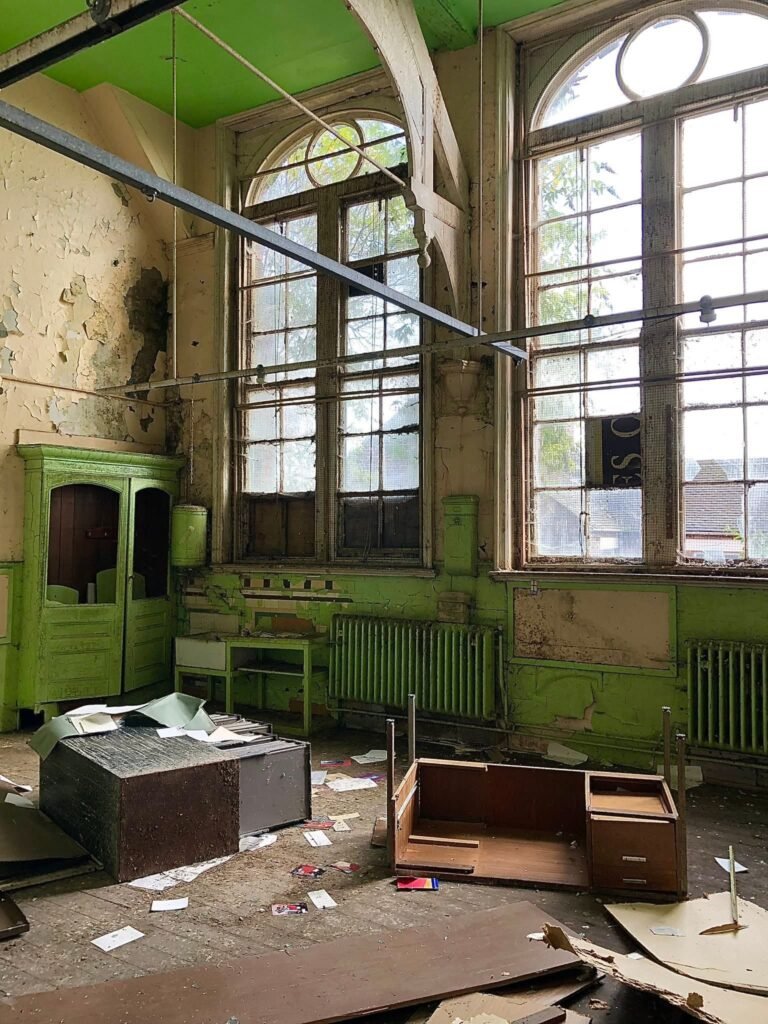 Building Decommissioning Specialist