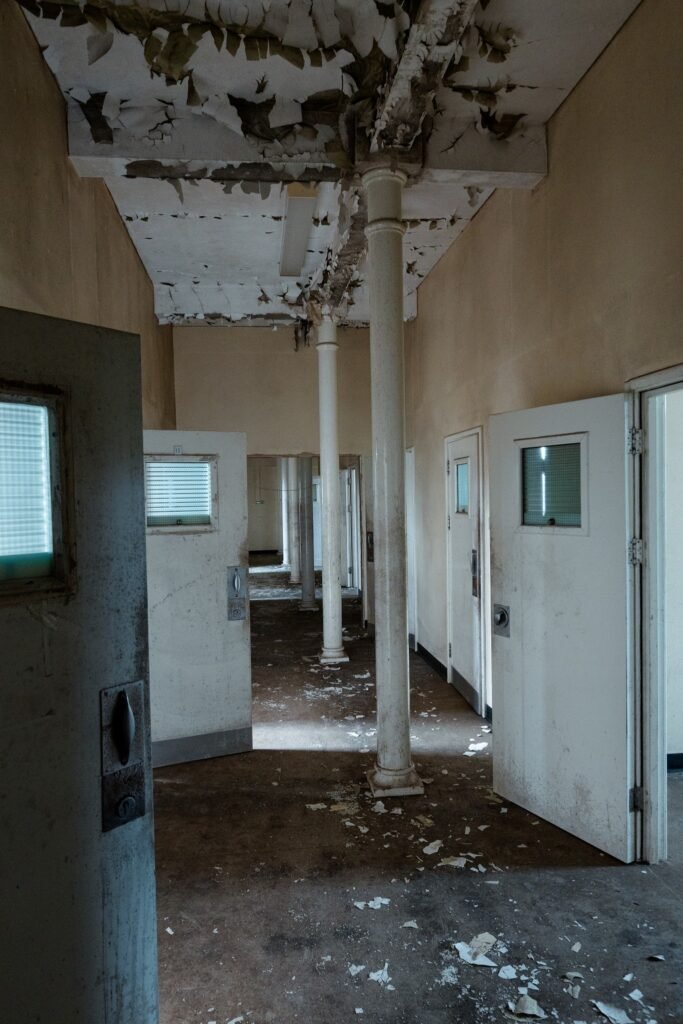 Confined area demolition London